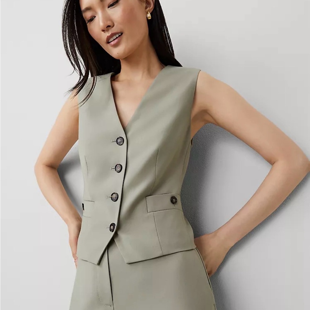 (Worn once!) Ann Taylor Women's Vest